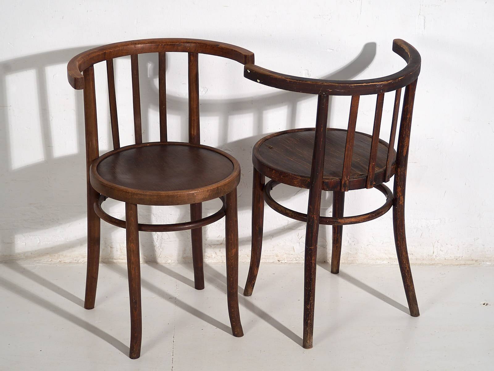 Antique bentwood chairs (circa 1920). Set of 4 pieces no. 2