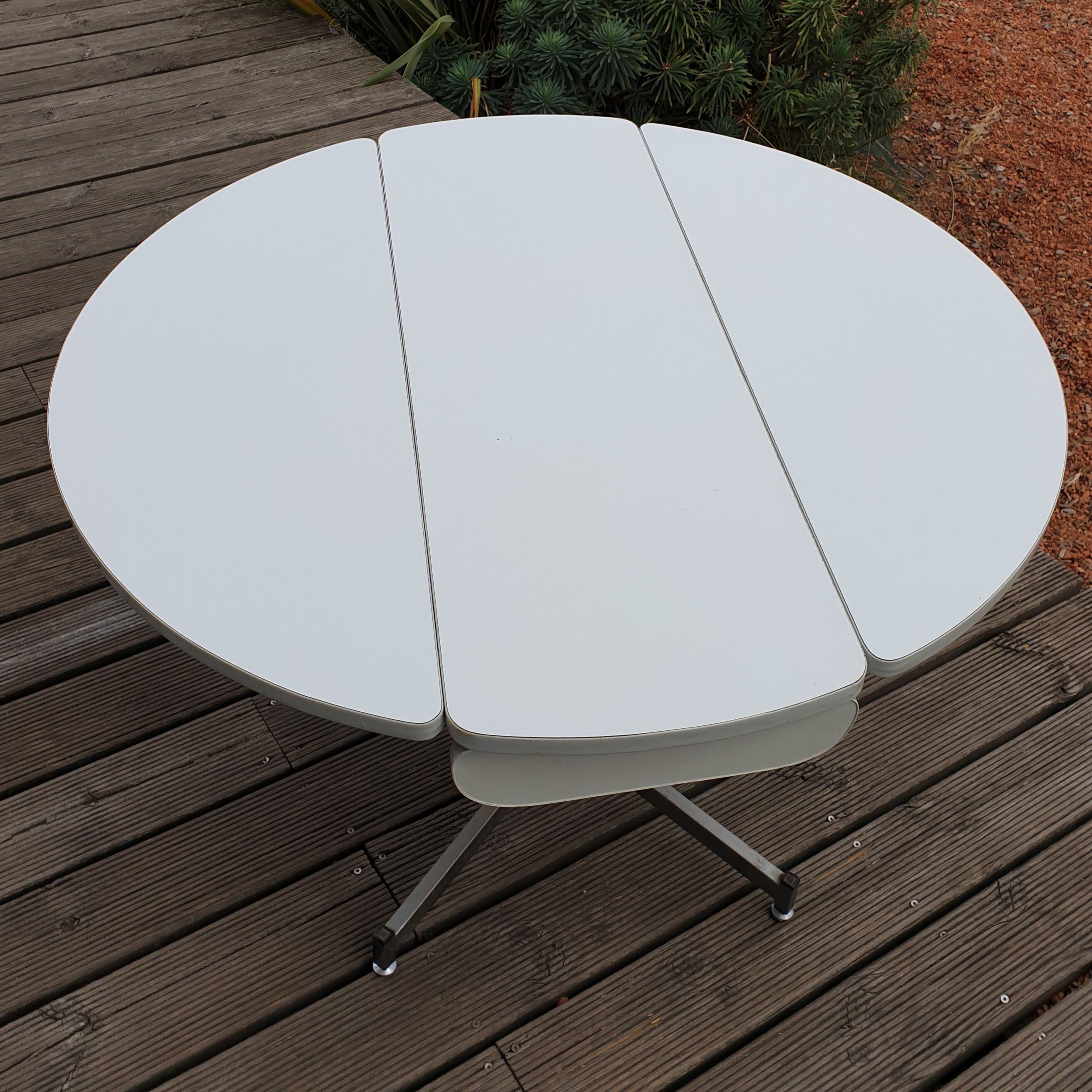 Sogemap formica vintage roundtable