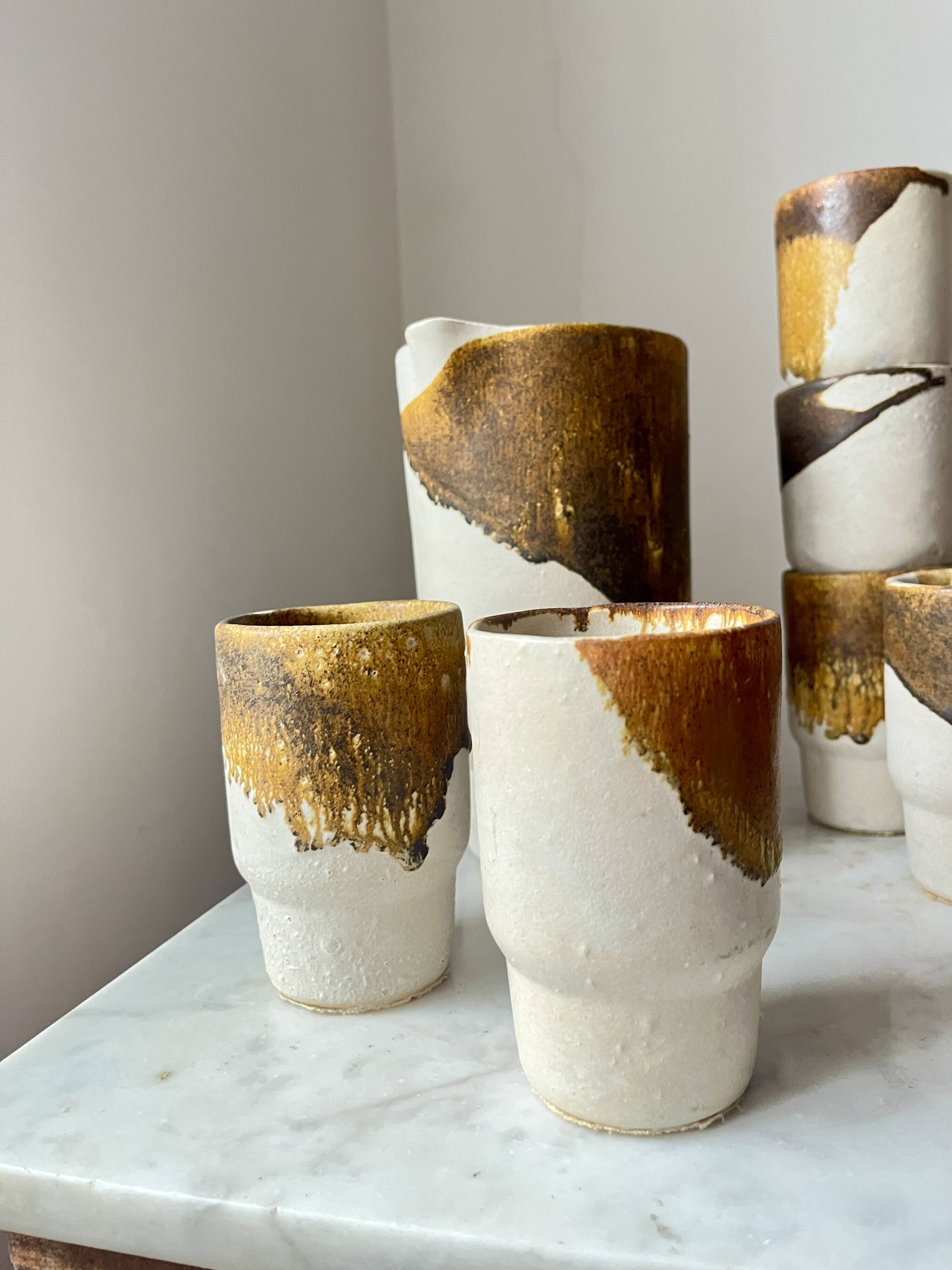 Tasses et pichet en céramique à glaçure goutte à goutte, Allemagne, années 1970