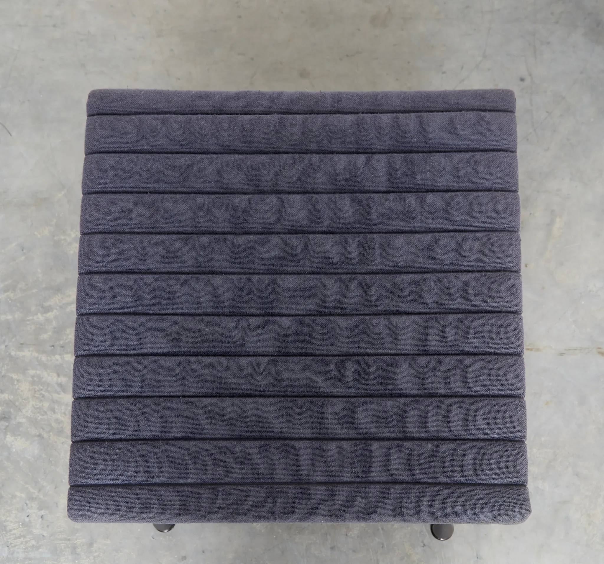 Charles & Ray Eames Chair EA124 & Ottomane EA125 for Vitra/Herman Miller