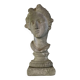 Buste féminin sculpté en pierre