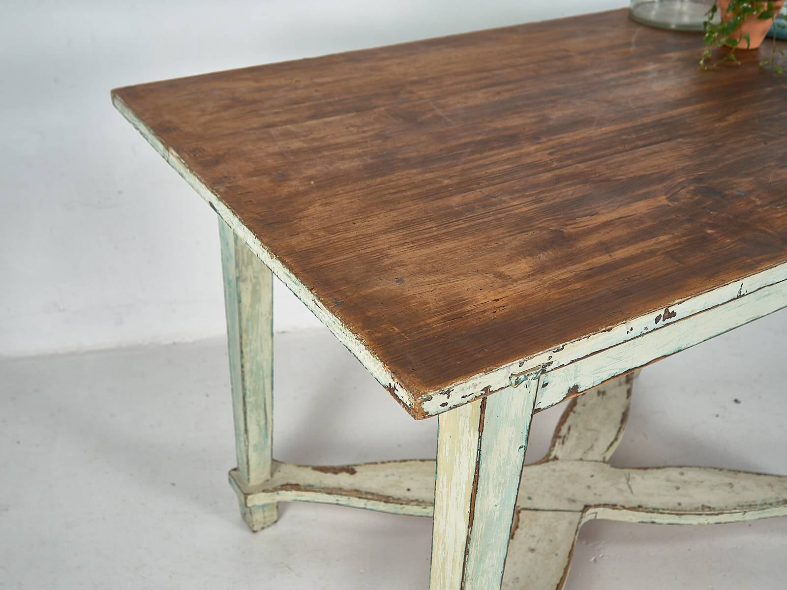Vintage white solid wood side table (France, circa 1960)