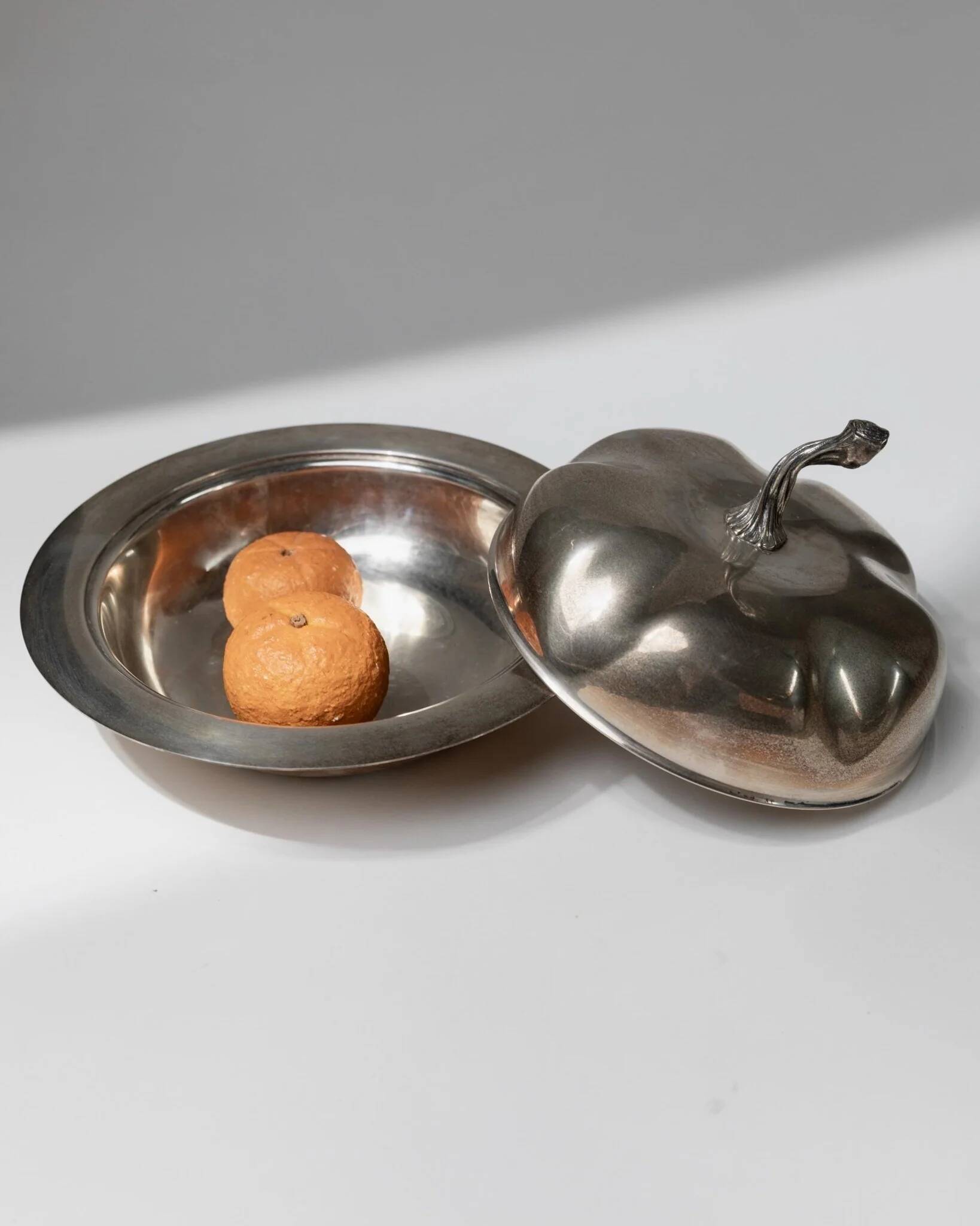 Silver-plated pumpkin-shaped bowl with lift-off lid, 1940s vintage centerpiece in metal