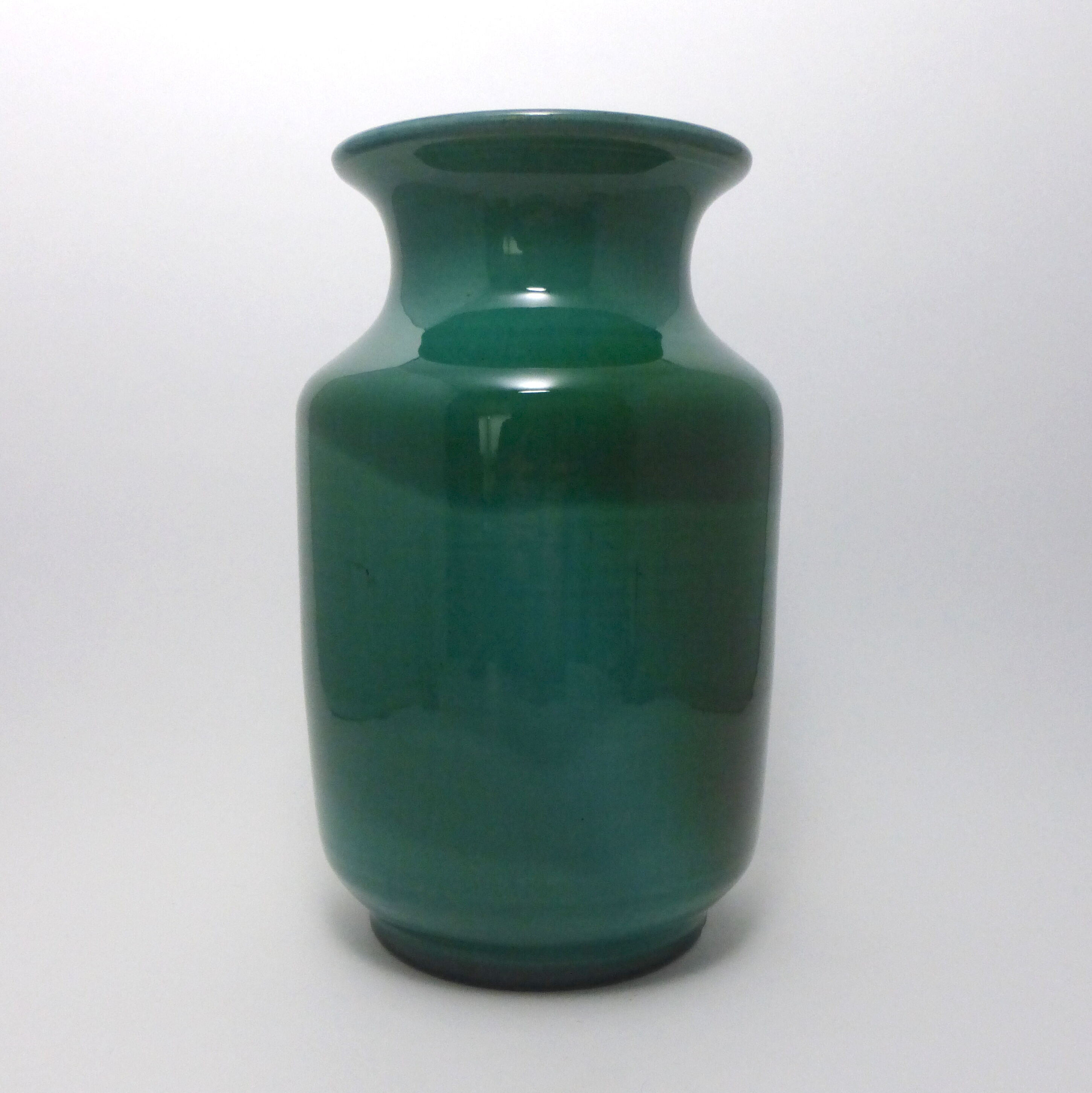 Green vase nuanced Accolay 1950-1960