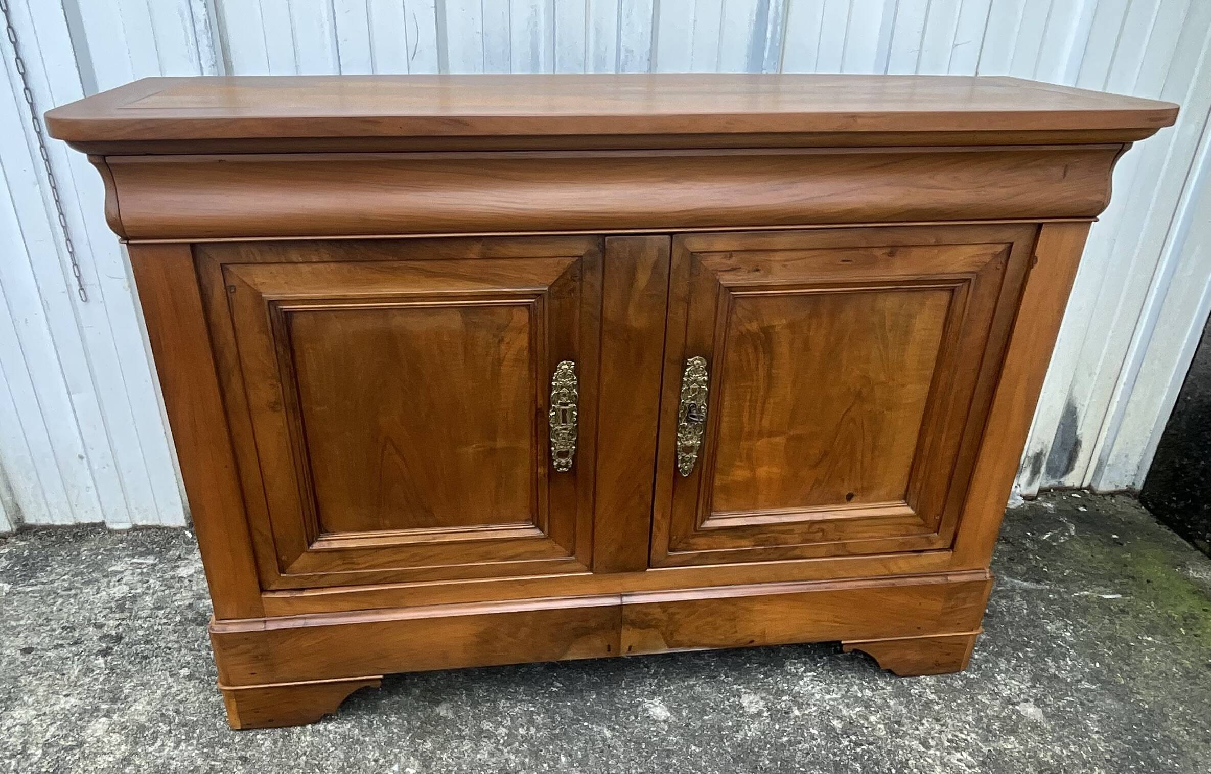 Louis-Philippe walnut buffet