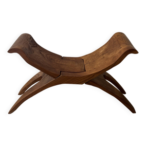 tabouret en bois sculpté
