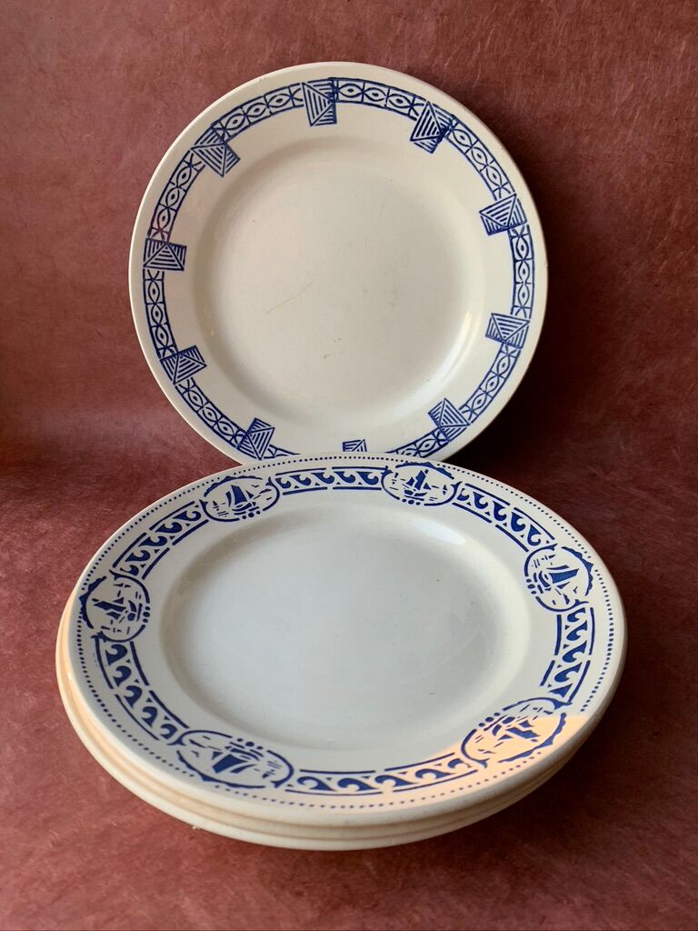 Blue old flat plates