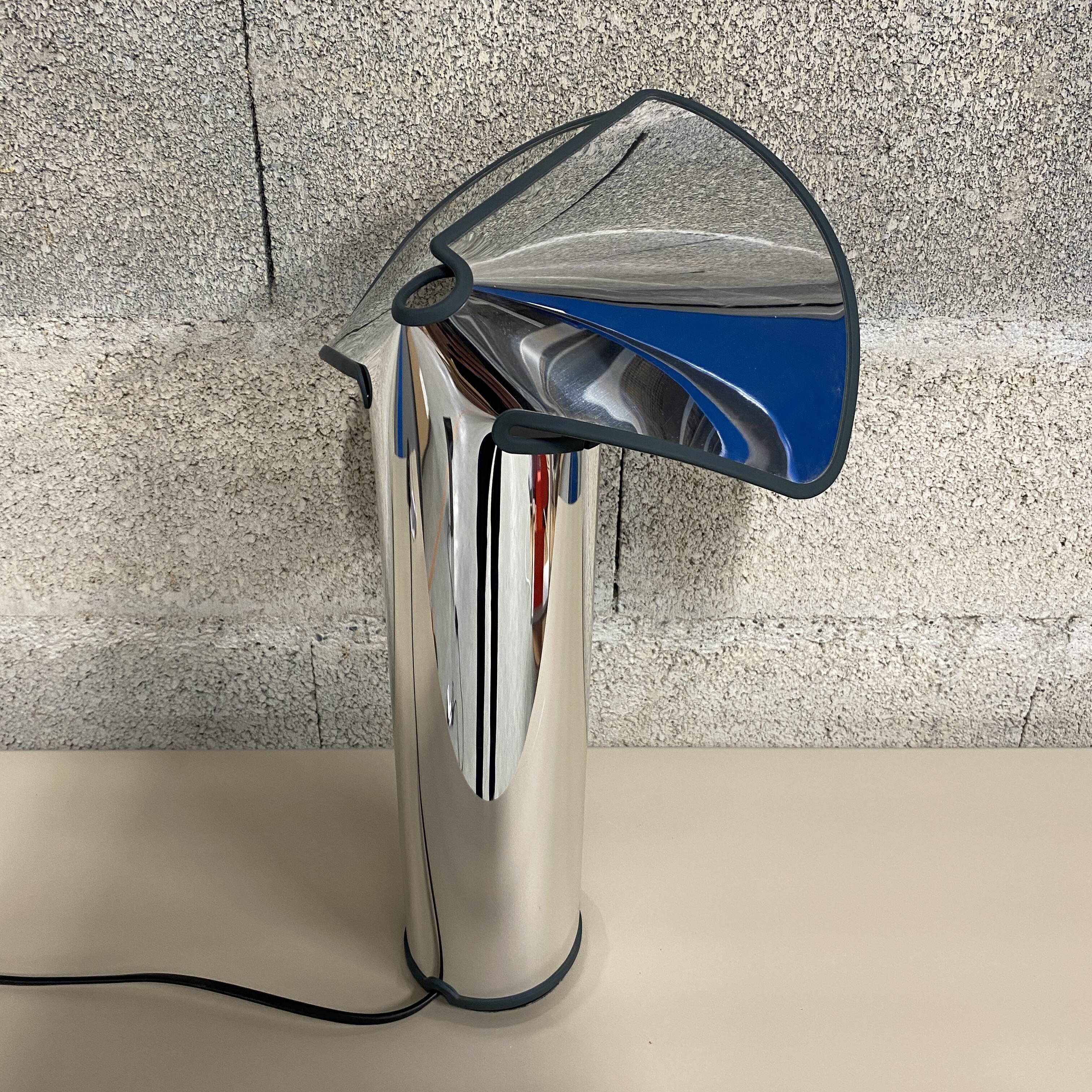 Chiara T Anthracite table lamp - Flos