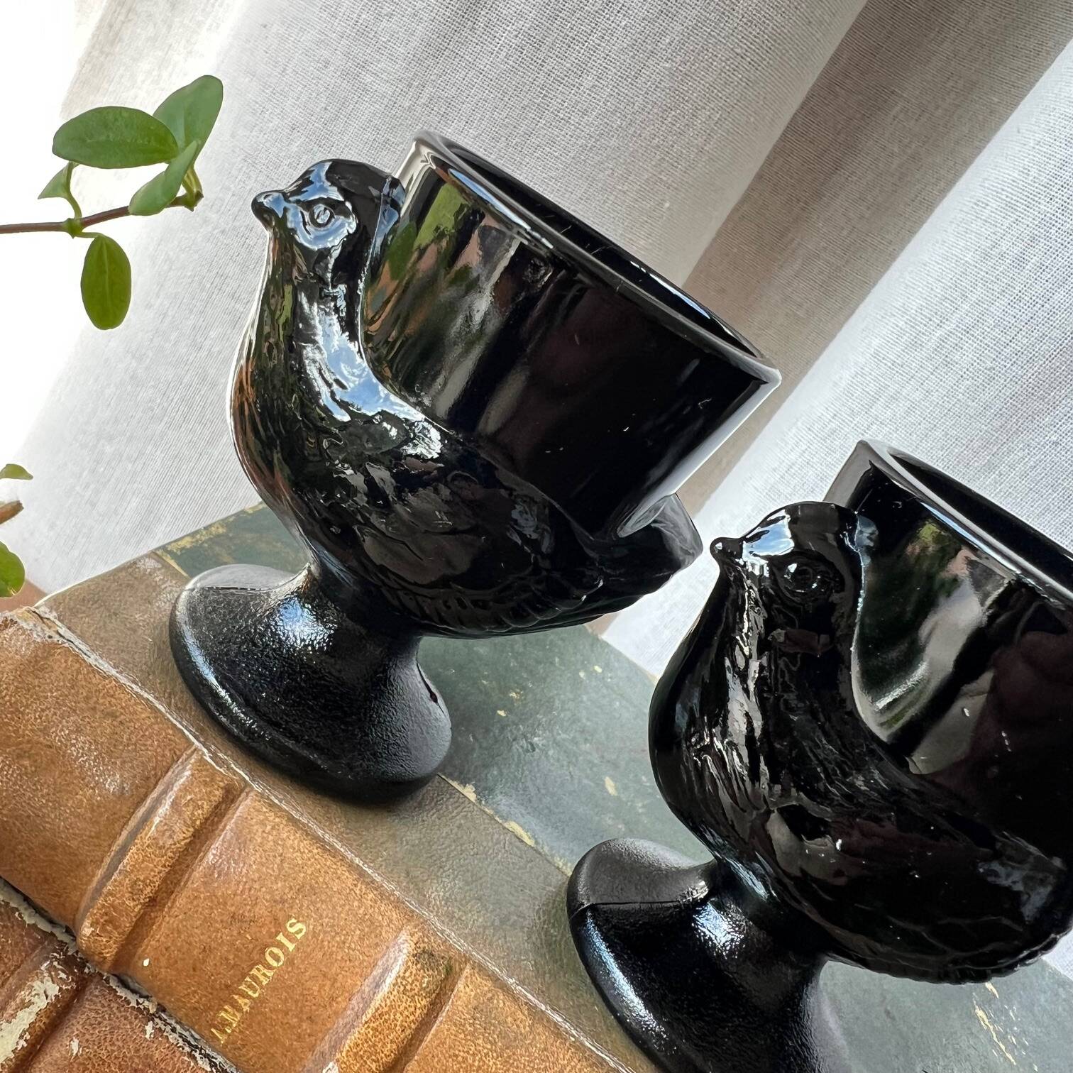 4 "hen" egg cups in black opaline