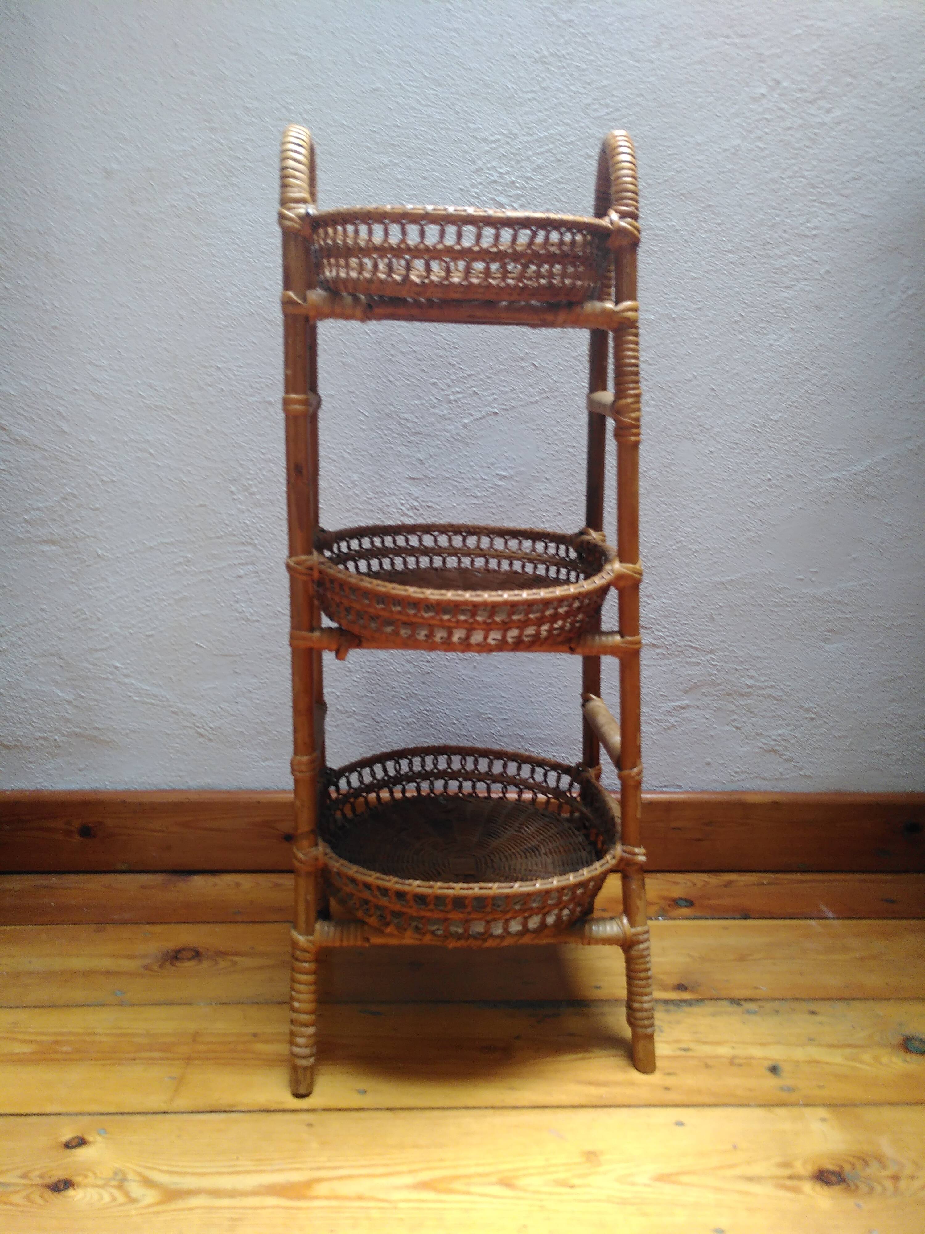 Vegetable shelf / pocket tray