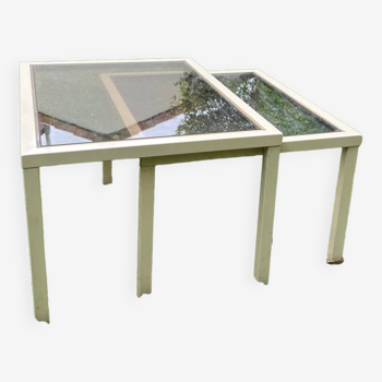 Nesting coffee table