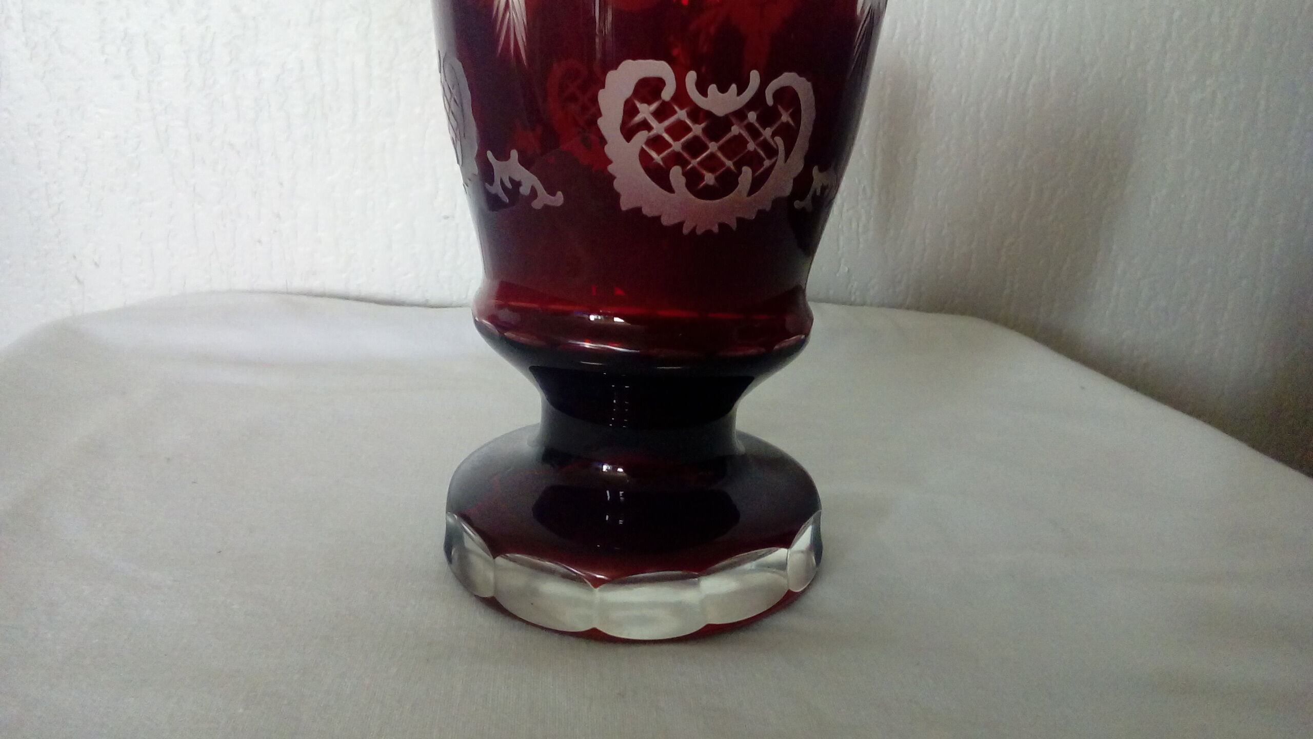 Violet vase in bohemian crystal foot shower
