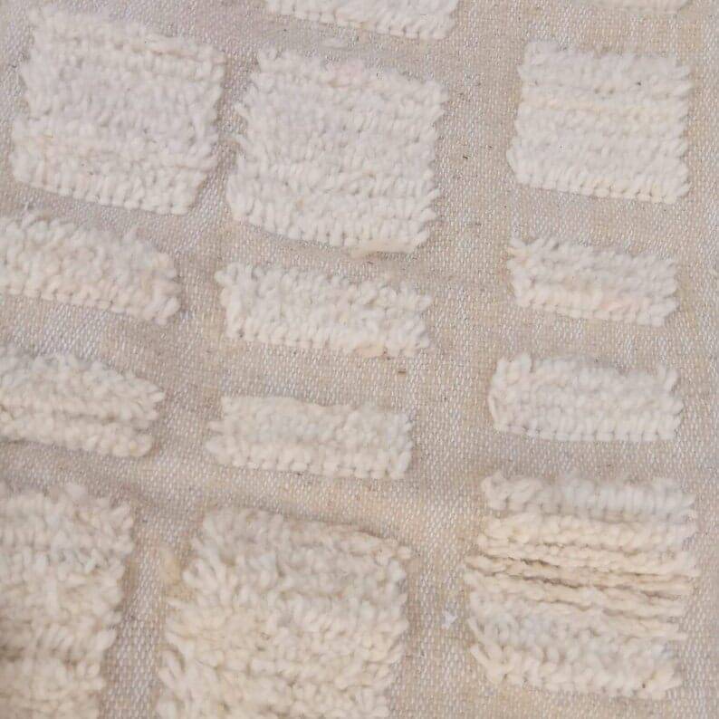Handwoven natural wool rug, traditional style, size 100 x 200 cm