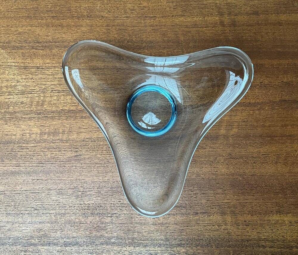 Danish glass bowl from the mid-century by Per Lütken for Holmegaard, 1960s.