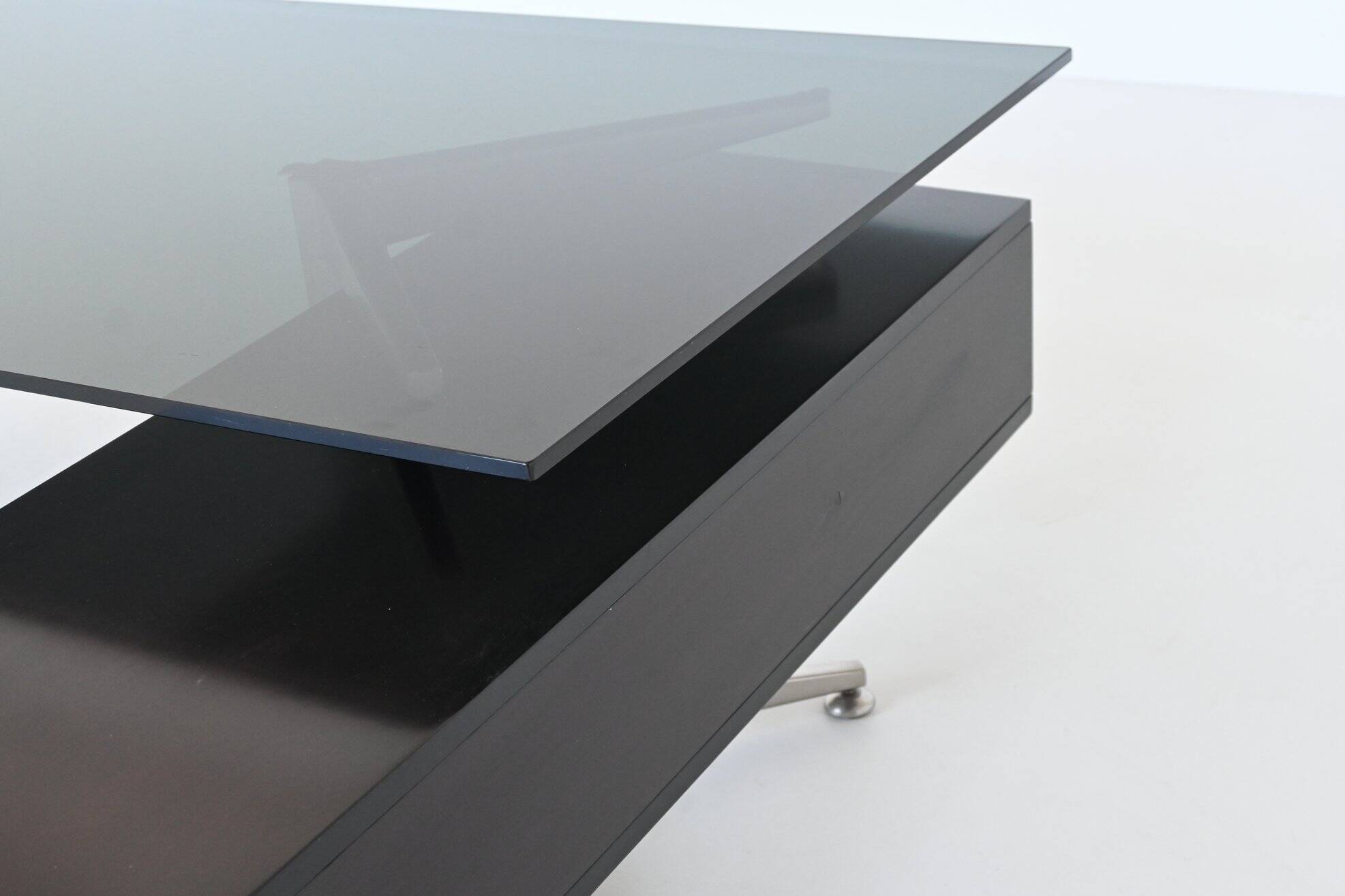 Bureau d'angle exécutif Abbondinterni en acajou et verre, Italie, 1970