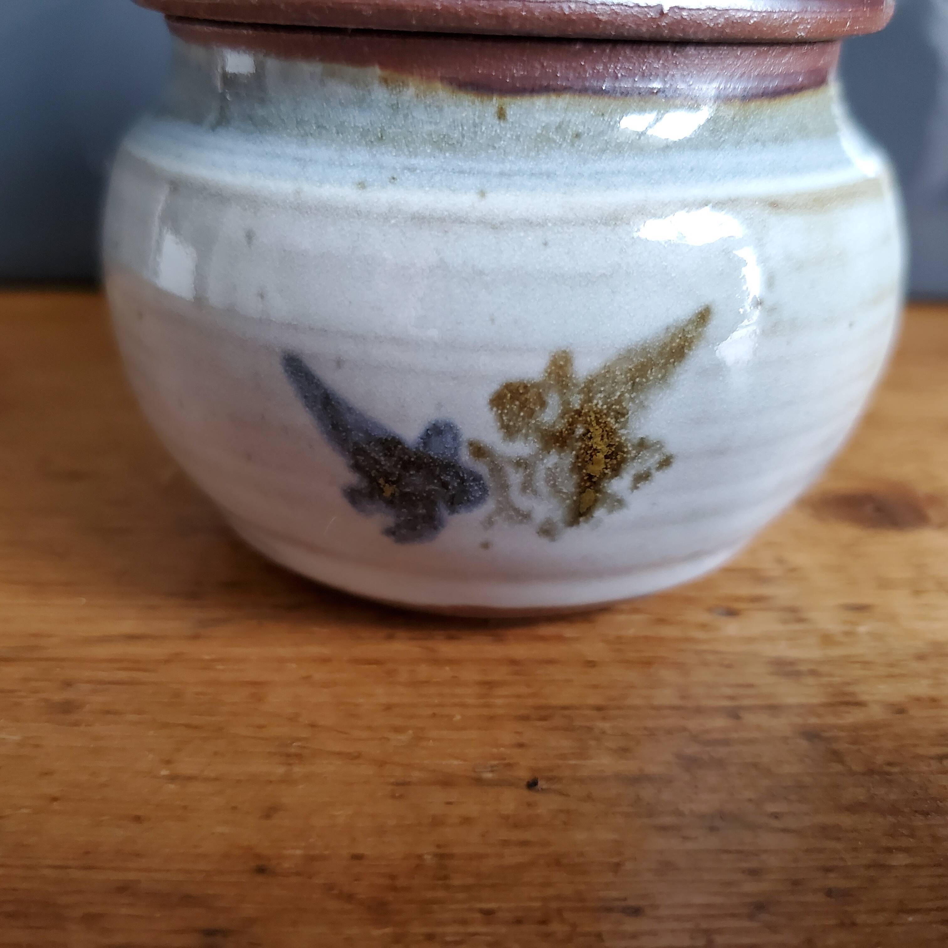 Covered pot in Poncé sandstone signed