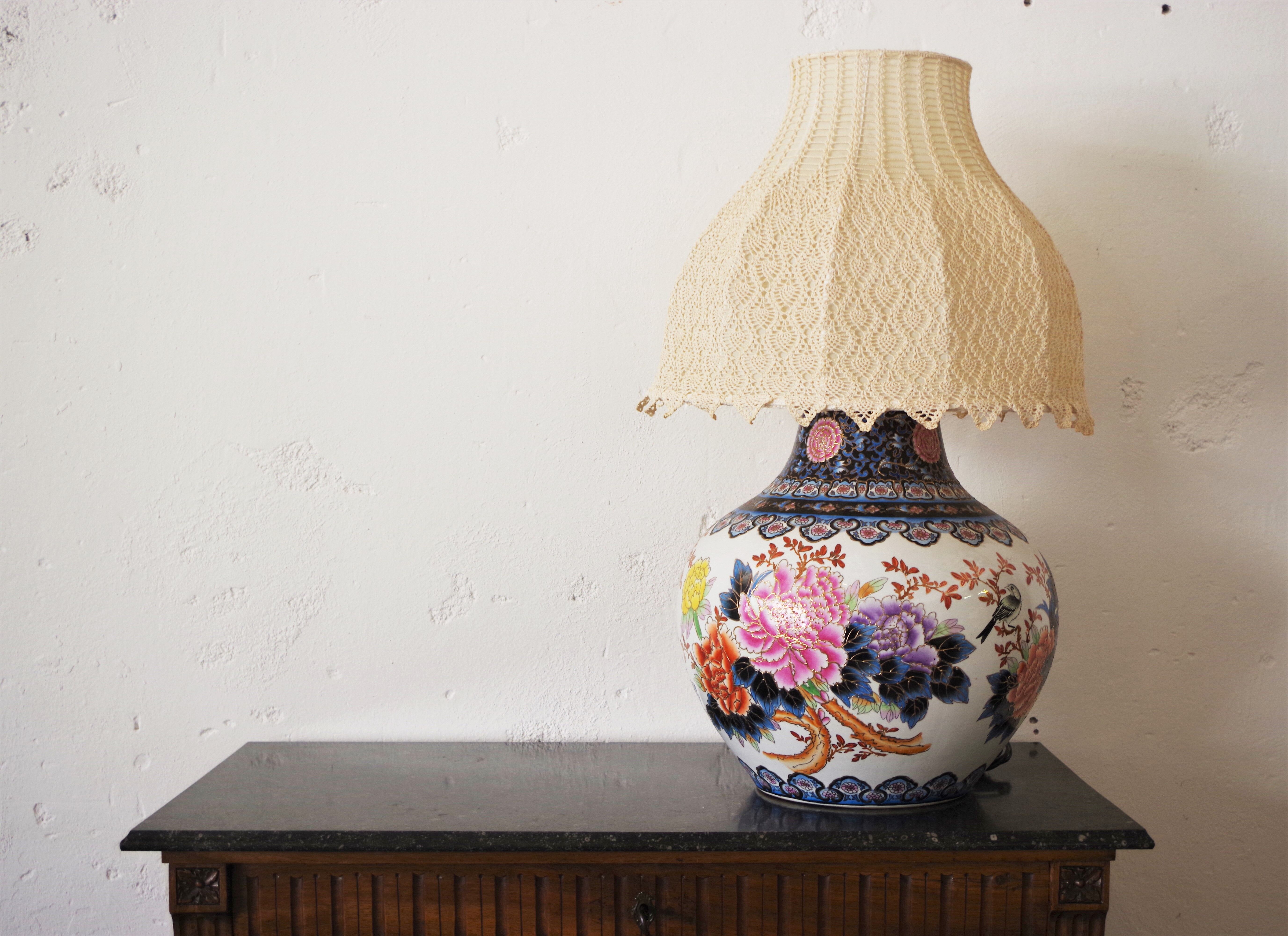 Vase-shaped table lamp with hand-embroidered lampshade, China, 1950
