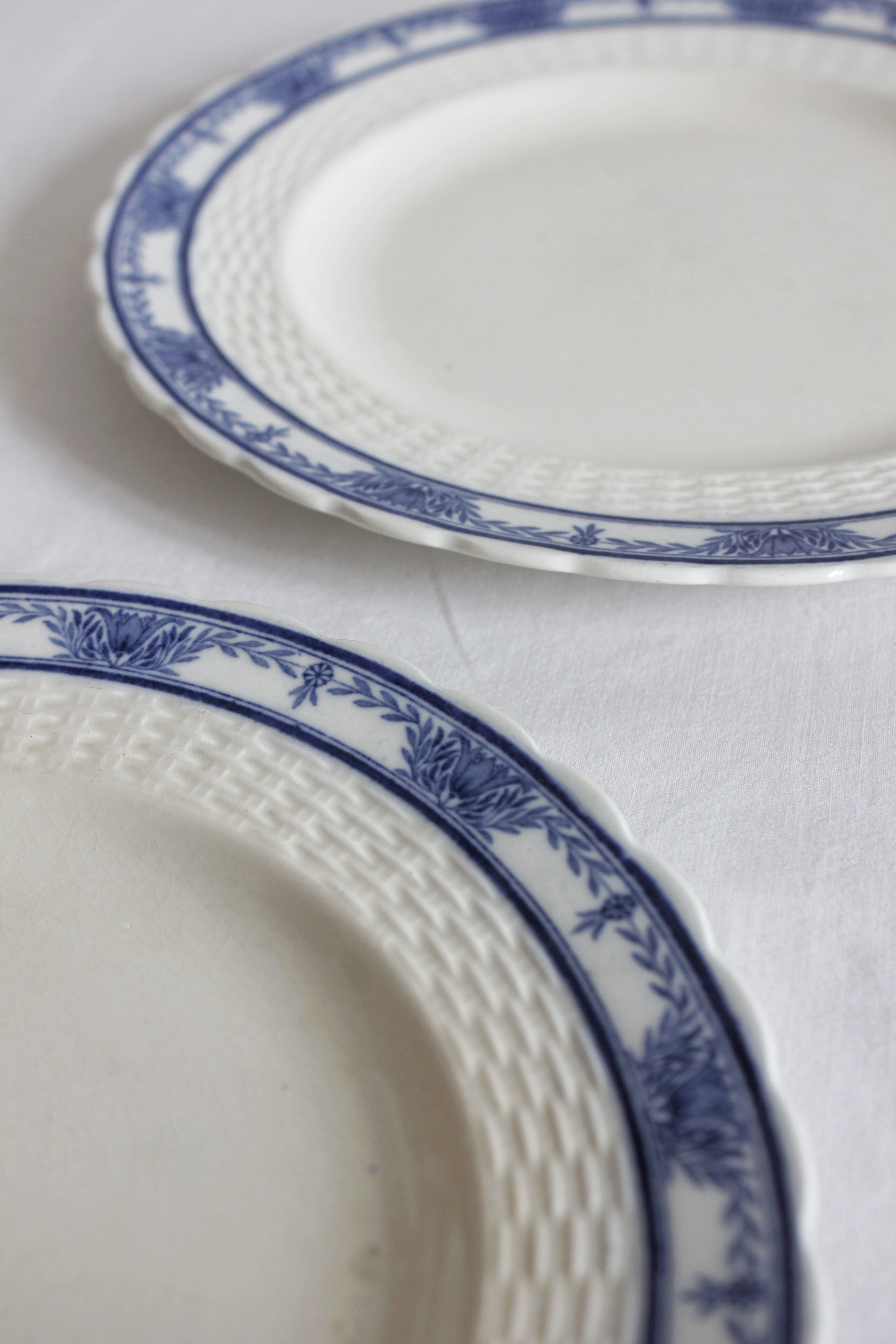 3 Mintons "Greenore" ironstone dinner plates