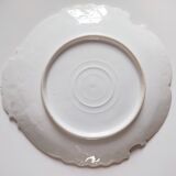 Porcelain shell-shaped dish