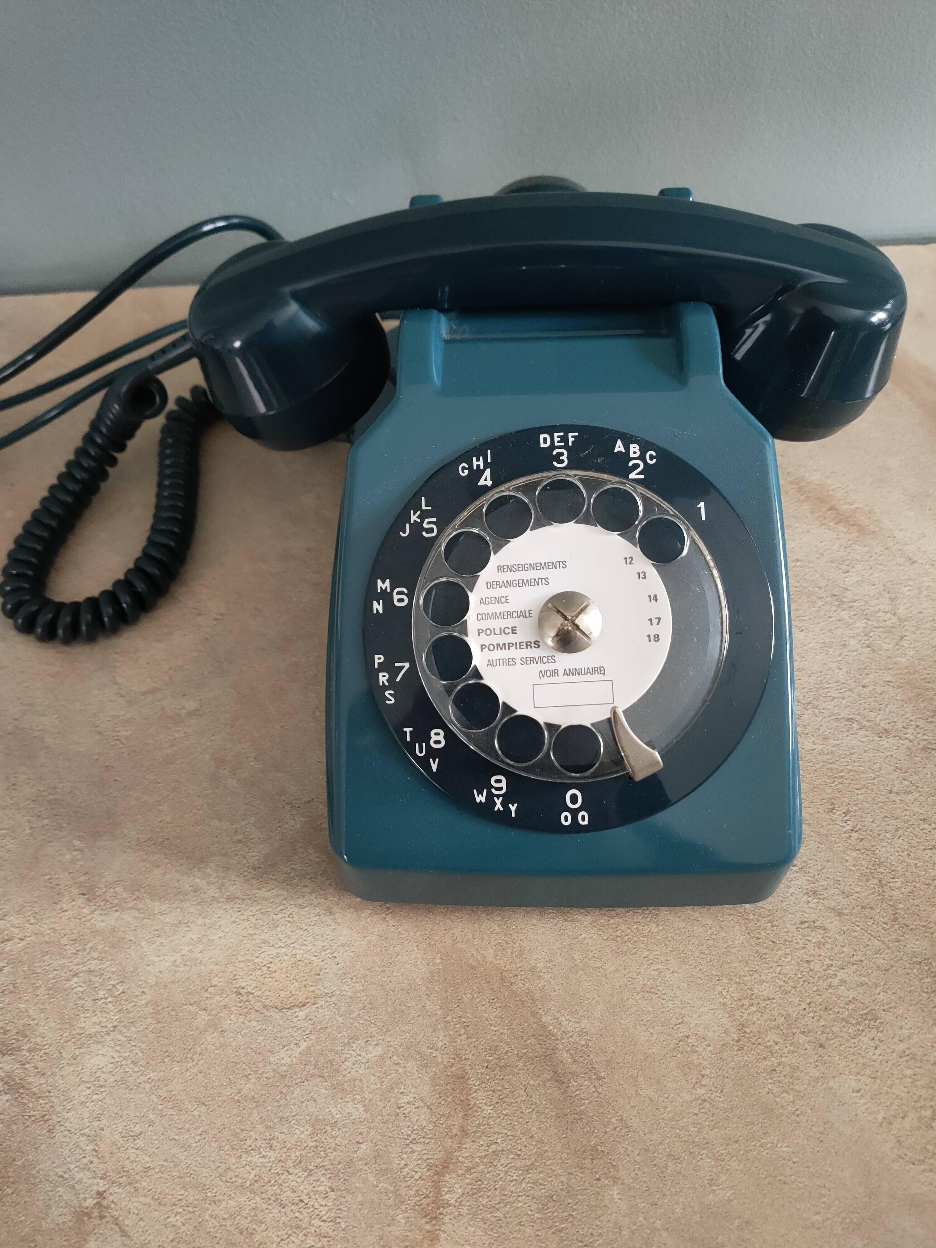 vintage blue telephone socotel