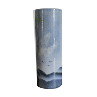 Virebent blue porcelain vase