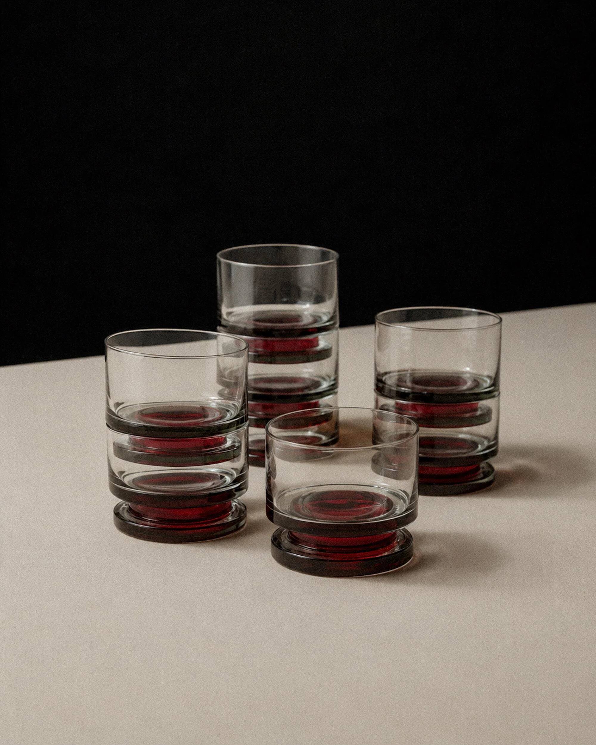 Ensemble vintage de 8 verres à boire des années 1970, verre gris avec pied rouge, larges coupes pour champagne, vin ou desserts, décoration de table rétro, idée cadeau