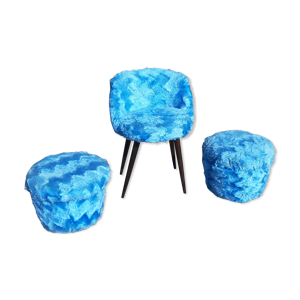 Chaise et poufs vintage moumoute bleu