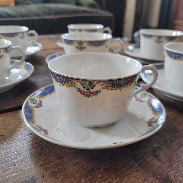​8 tasses et soucoupes Bernardaud Limoges, circa 1900-1920
