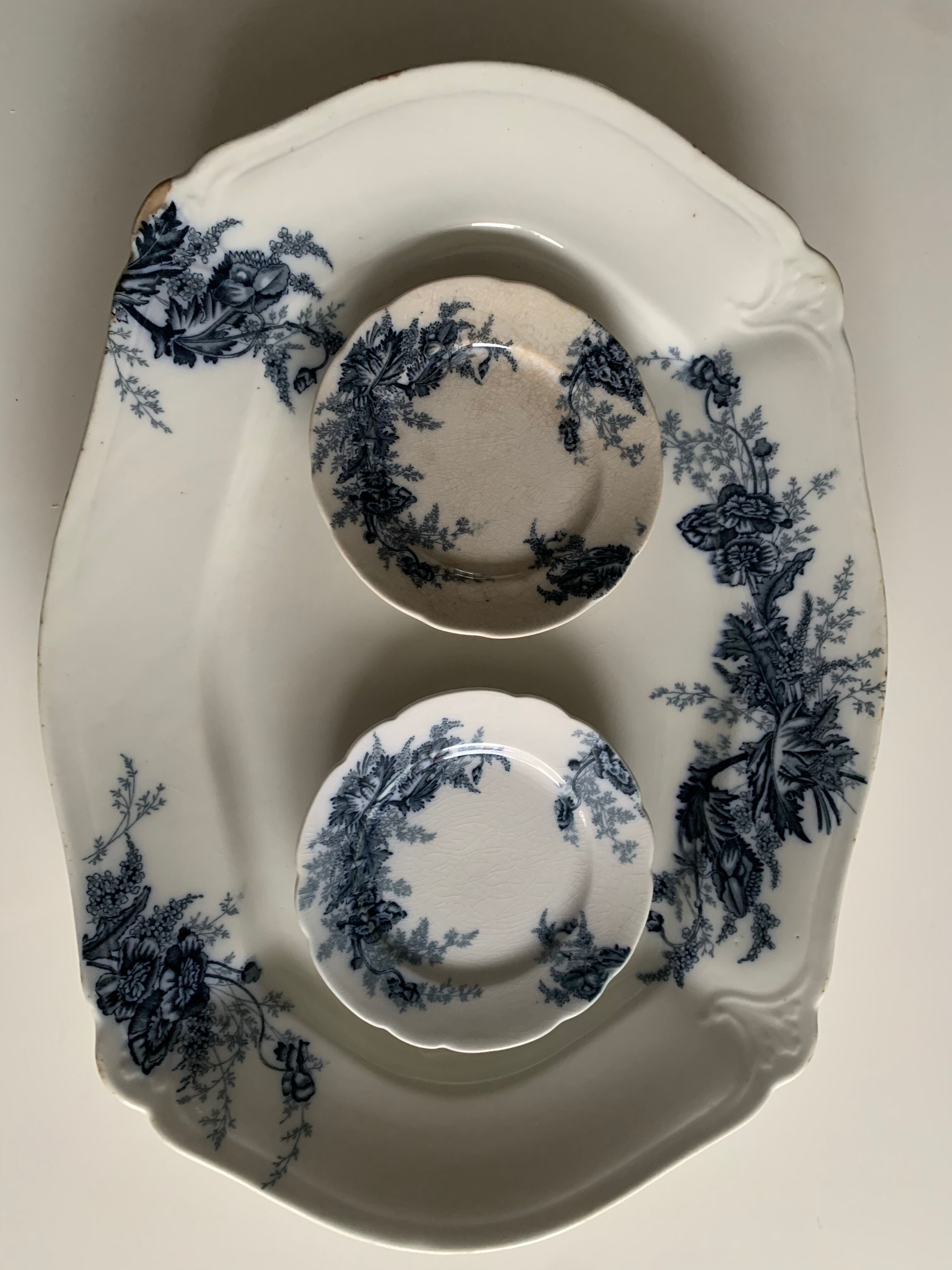 Together two small plates in English porcelain Johnson Bros