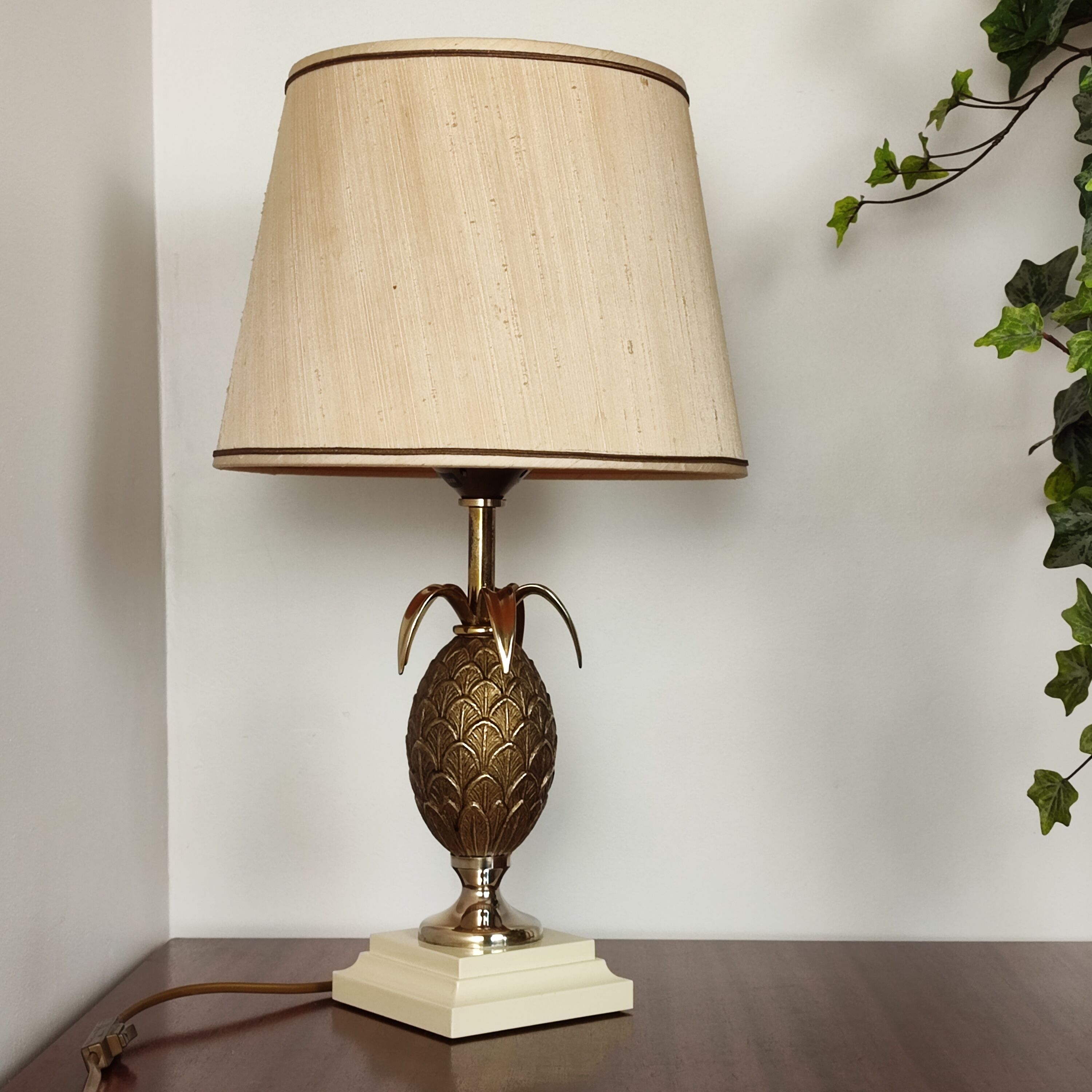 Pineapple lamp 80'