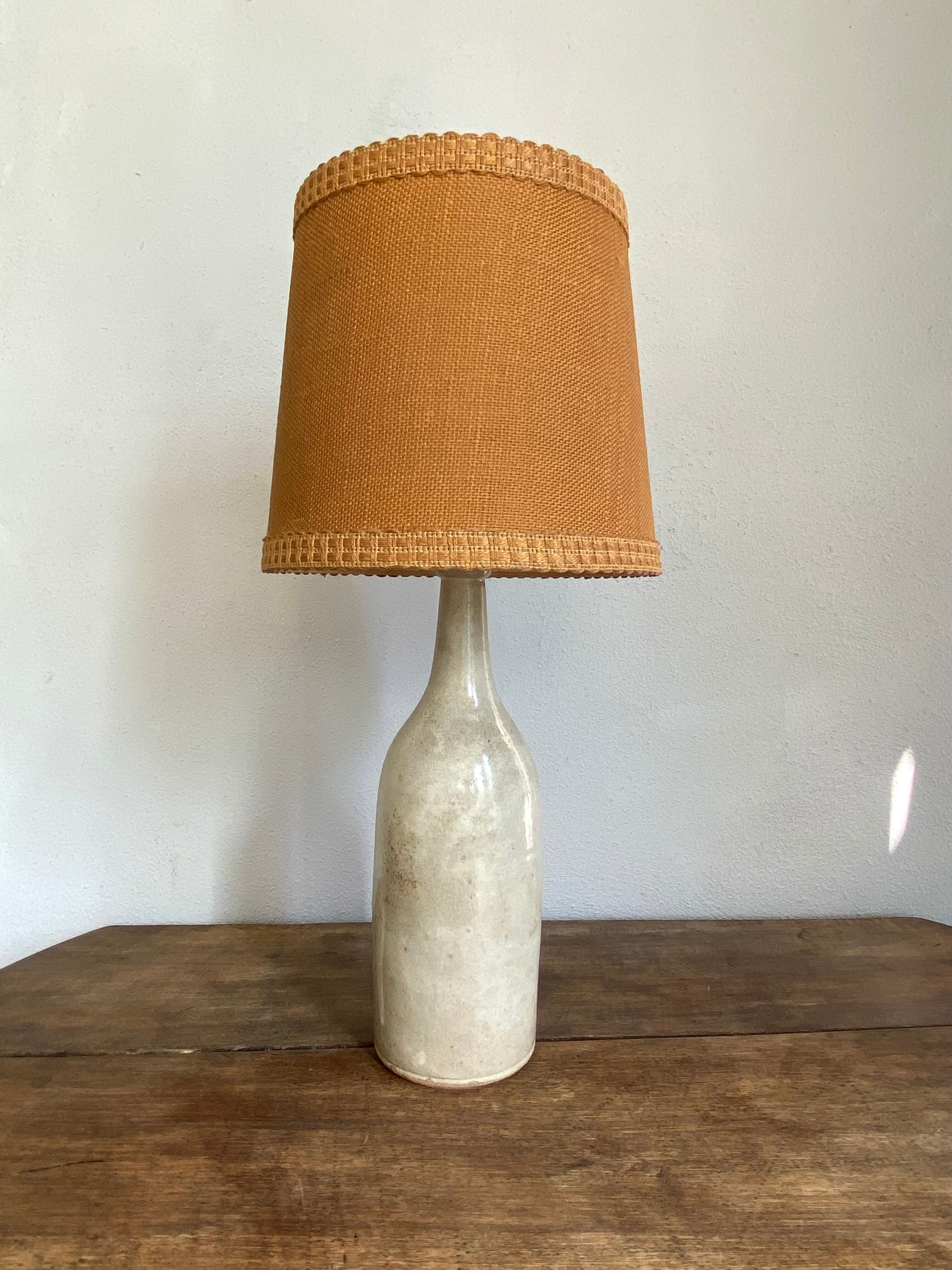 Ceramic lamp stand, fabric cable
