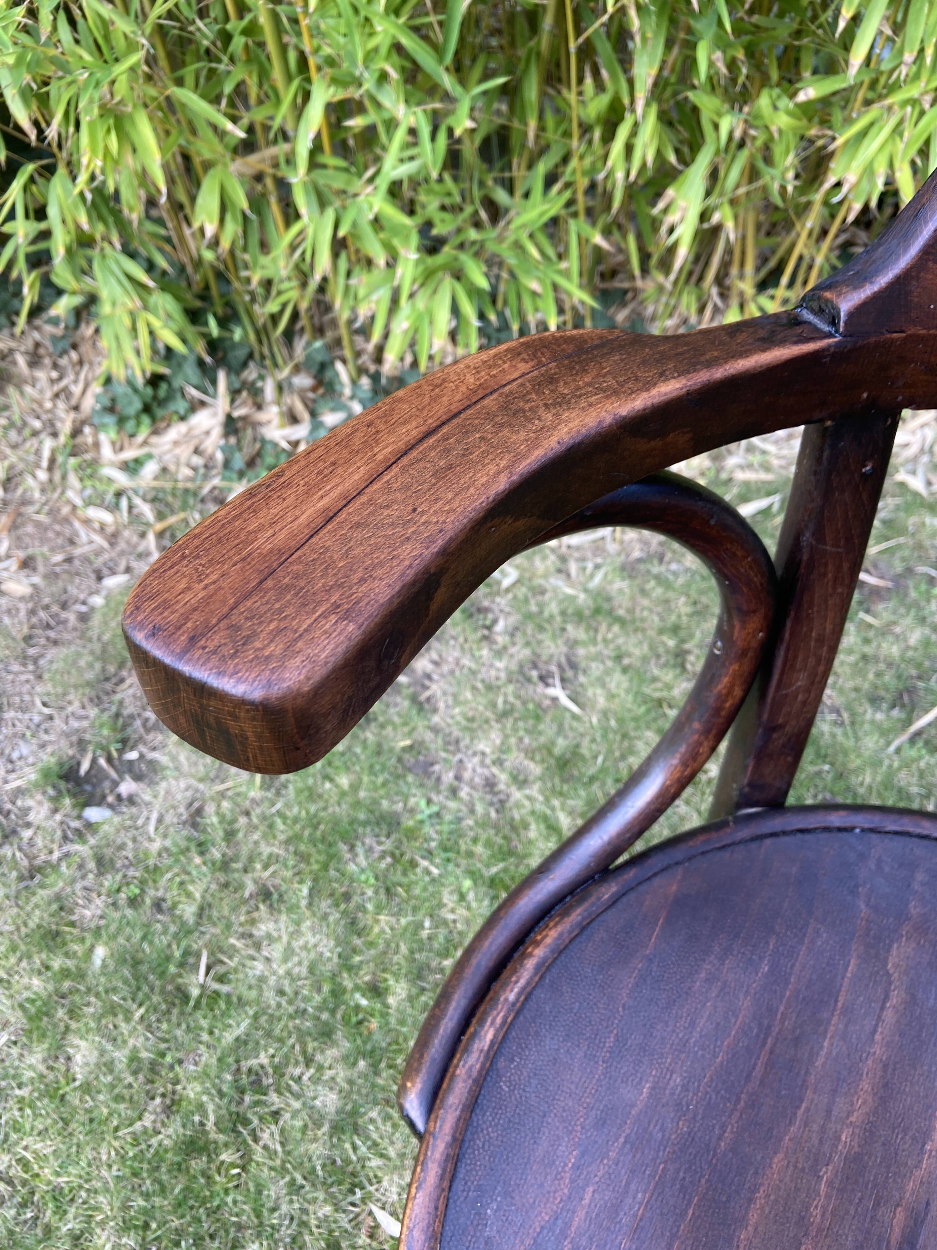 Viennese curved wood armchair JJ Kohn Bentwood