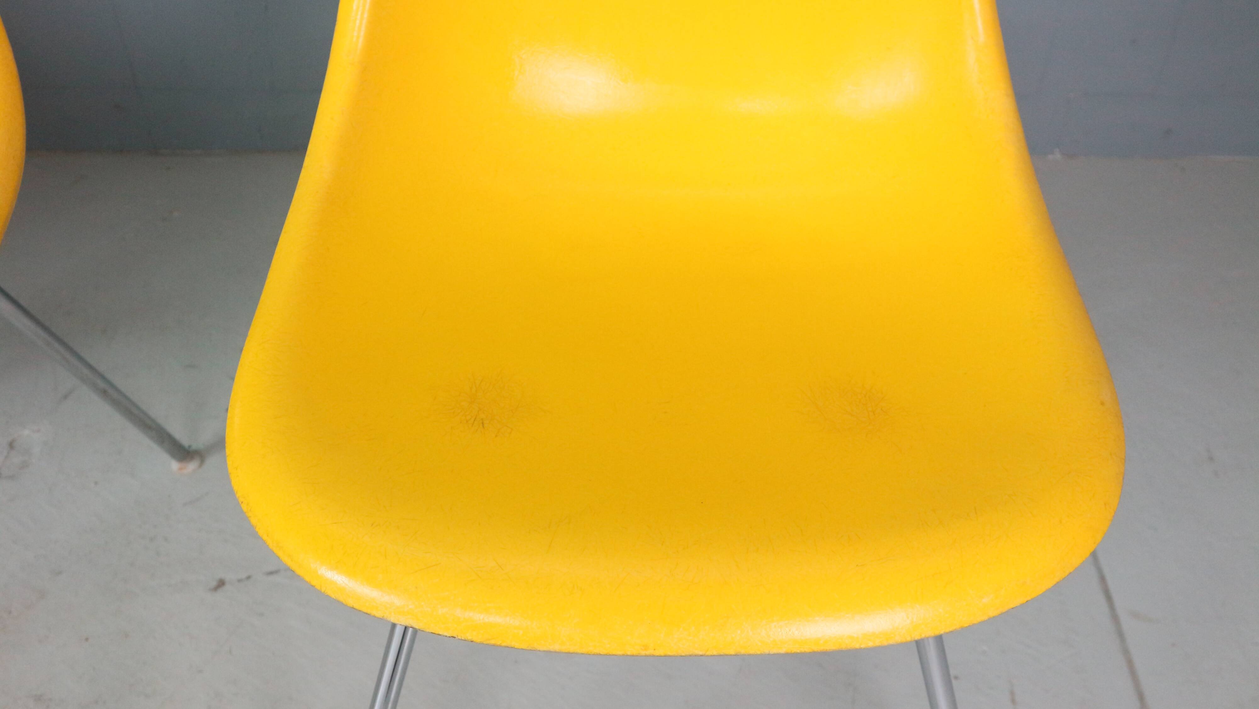 Charles & Ray Eames Set of 4 Yellow "La Fonda" Chairs for Herman Miller, 1960