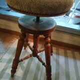 adjustable D Artistes stool