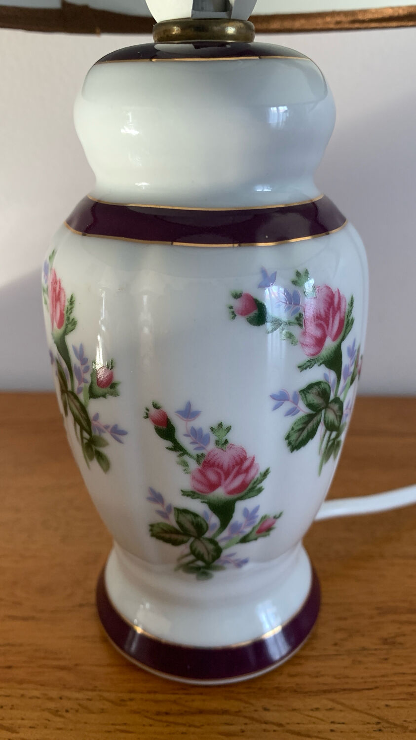 Table lamp in fine porcelain, decorated with "roses"