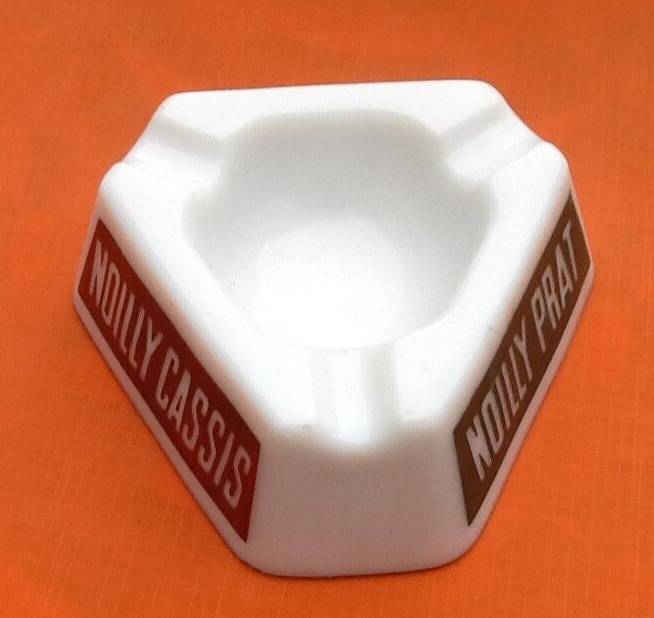 Opal glass ashtray Noilly Cassis / Noilly Prat Opalex Made in France