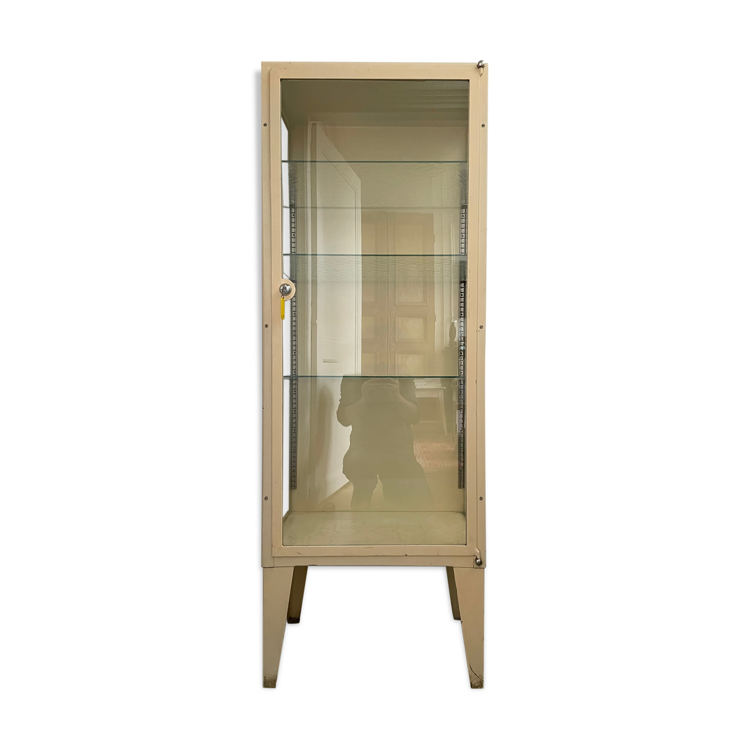 Former medical office showcase, circa 1950