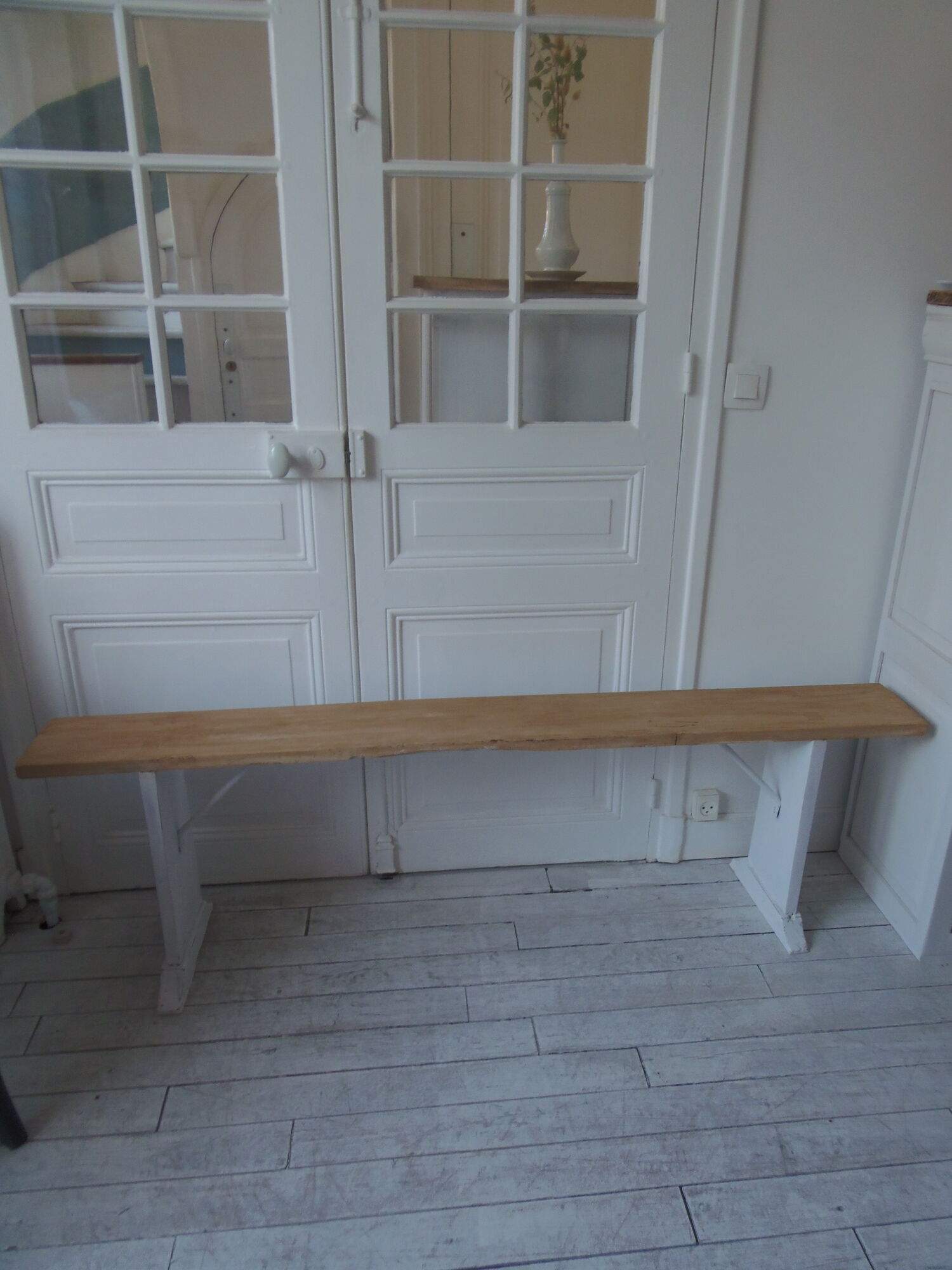 Farm bench, end of bed leg patinated pearl gray, wooden seat