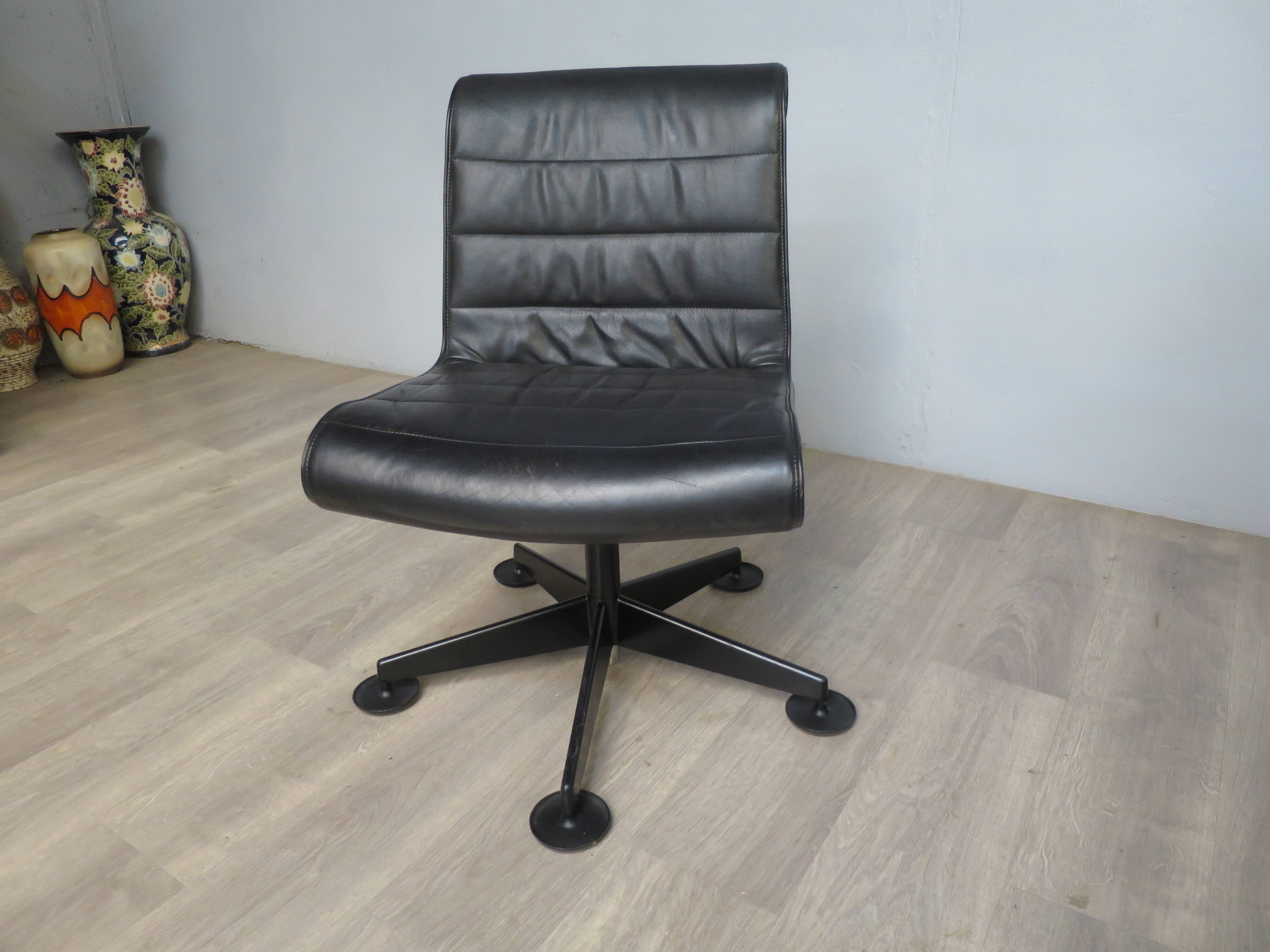 Fauteuil Sapper édité par Knoll