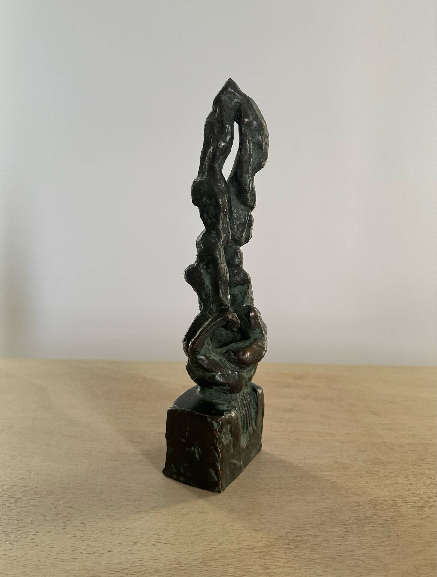 Sculpture abstraite en bronze du milieu du siècle