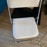 2 white folding chairs Civic