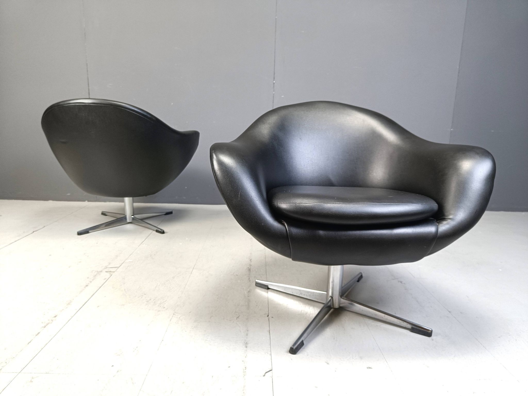 Fauteuils club du milieu du siècle, années 1960