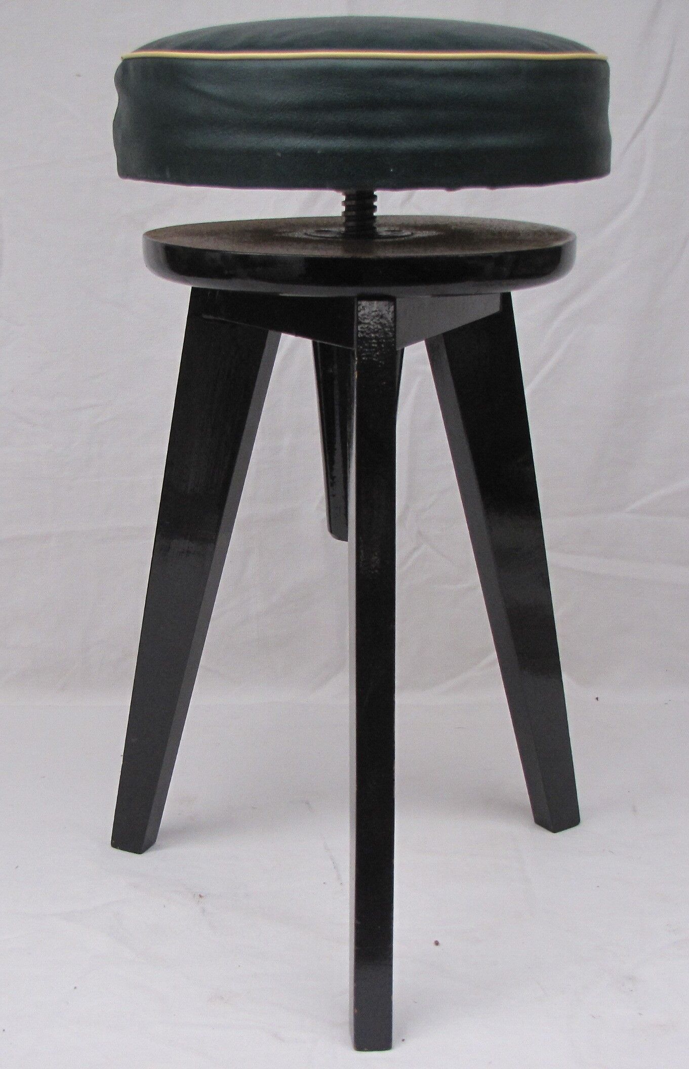 Vintage screw piano tabouret