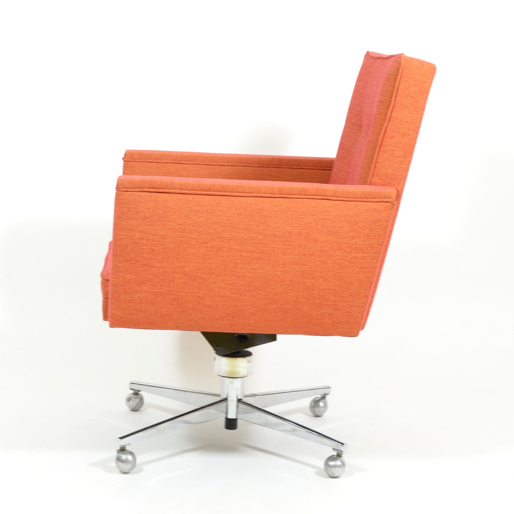1970s swivel armchair on metal leg