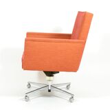 1970s swivel armchair on metal leg