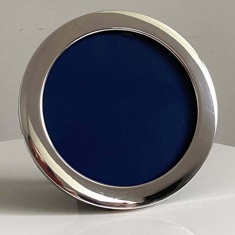 Metal photo frame