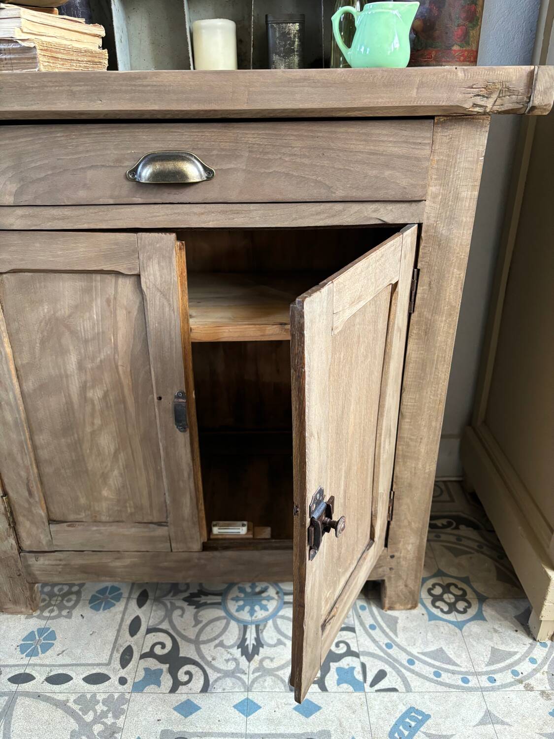 Small established buffet