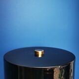 Black enameled metal lamp