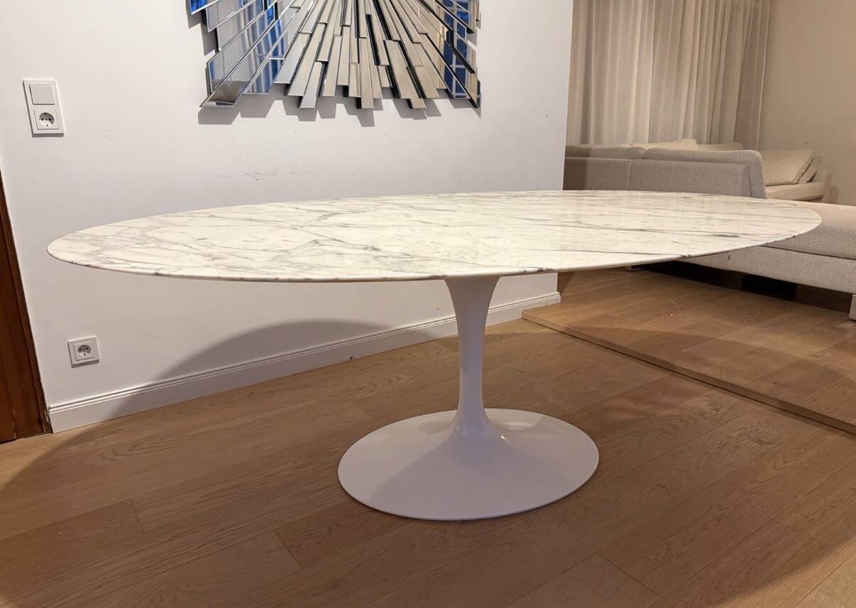 Oval table Eero Saarinen for Knoll
