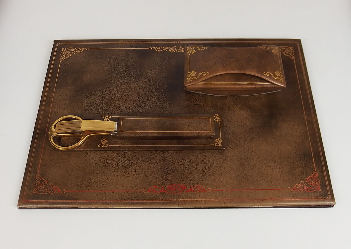 Office kit by Le Tanneur